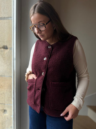 Gilet sans manches en bouclette bordeaux