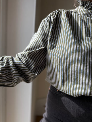 Chemise rayée kaki et bleue marine