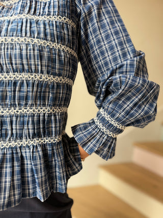 Blouse smocké de à carreaux bleue marine
