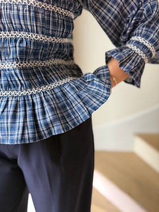 Blouse smocké de à carreaux bleue marine