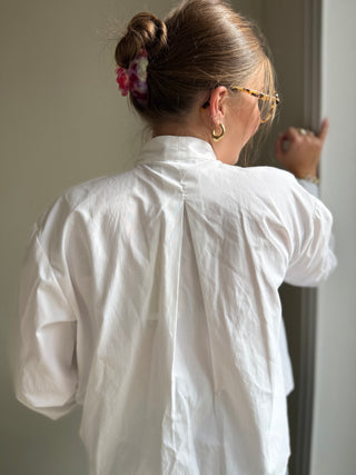 Chemisier blanc à noeud lavallière